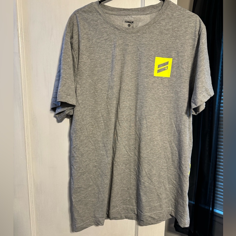 Men’s Hurley shirt